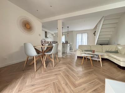 Maison - 108 m² - 6 pièces