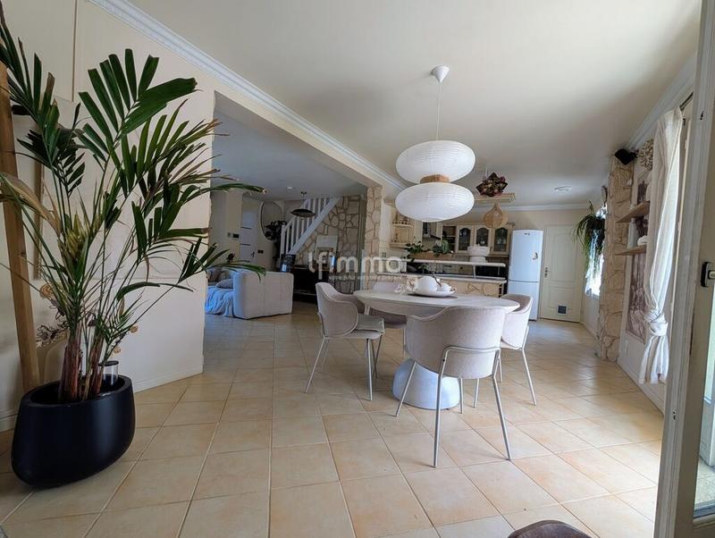 Maison - 160 m² - 8 pièces