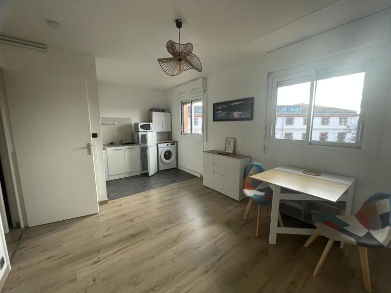 Studio - 30 m² - 1 pièce