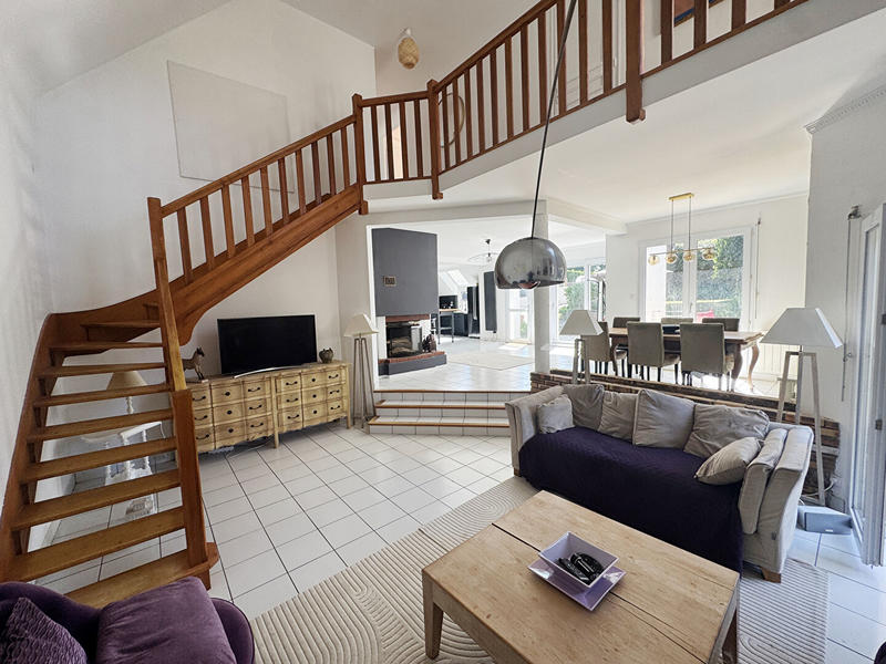 Maison - 171 m² - 7 pièces