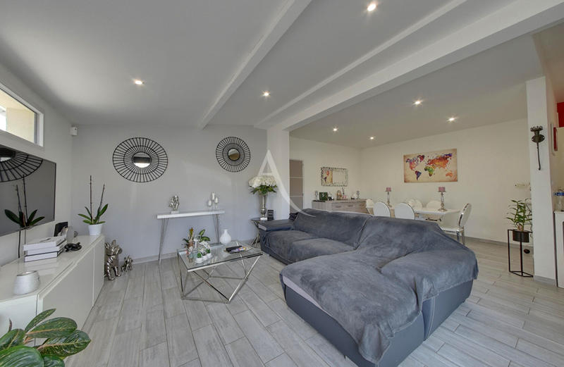 Maison - 88 m² - 5 pièces