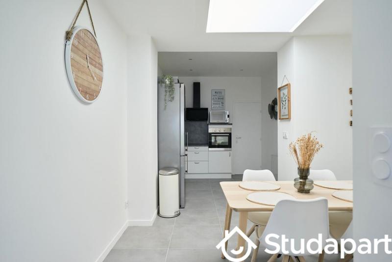 Chambre - 12 m² - 1 pièce