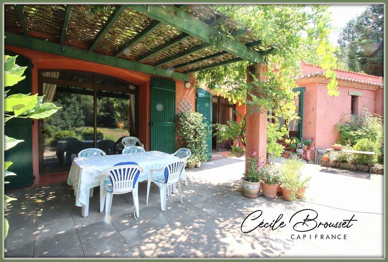 Mas - 274 m² - 10 pièces