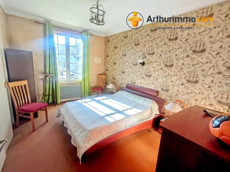 Maison - 275 m² - 10 pièces