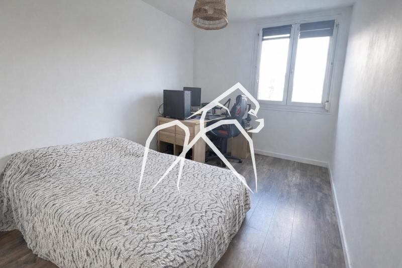 Appartement ancien - 80 m² - 4 pièces