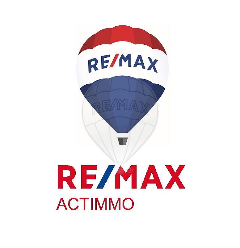 Hôtellerie / Restauration - 183 m² - 2 pièces