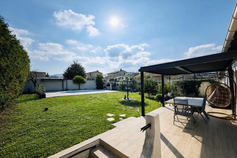 Maison - 136 m² - 4 pièces