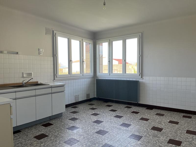 Maison traditionnelle - 111 m² - 5 pièces