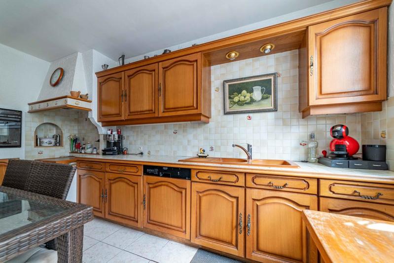 Maison - 250 m² - 9 pièces