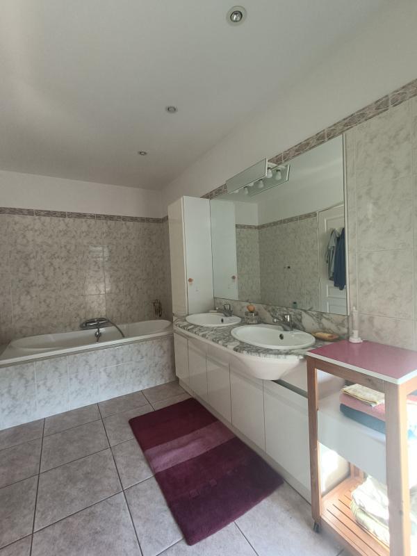 Maison - 203 m² - 5 pièces