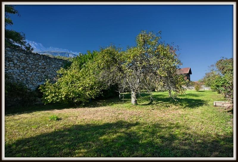 Terrain constructible - 825 m²