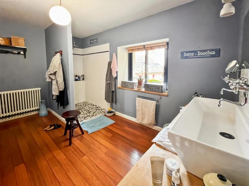 Propriété - 180 m² - 5 pièces