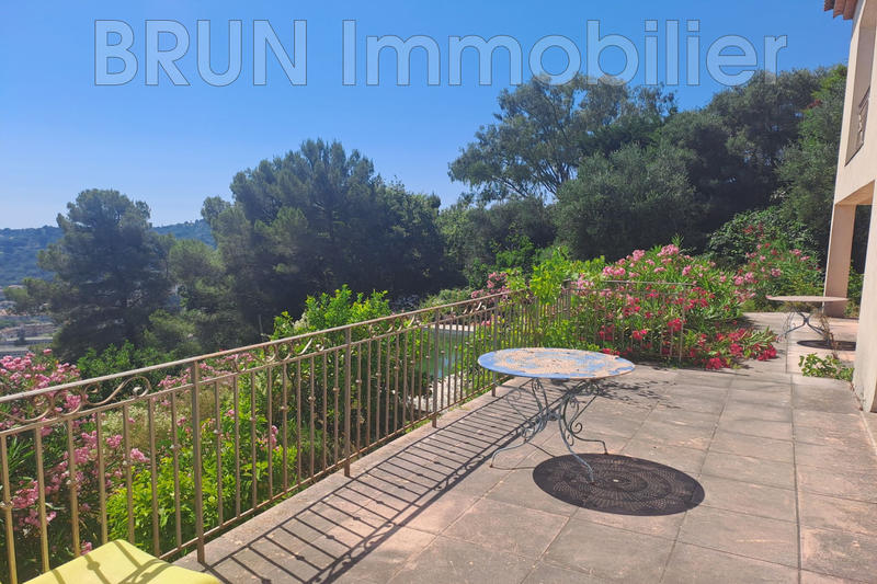 Maison - 217 m² - 5 pièces