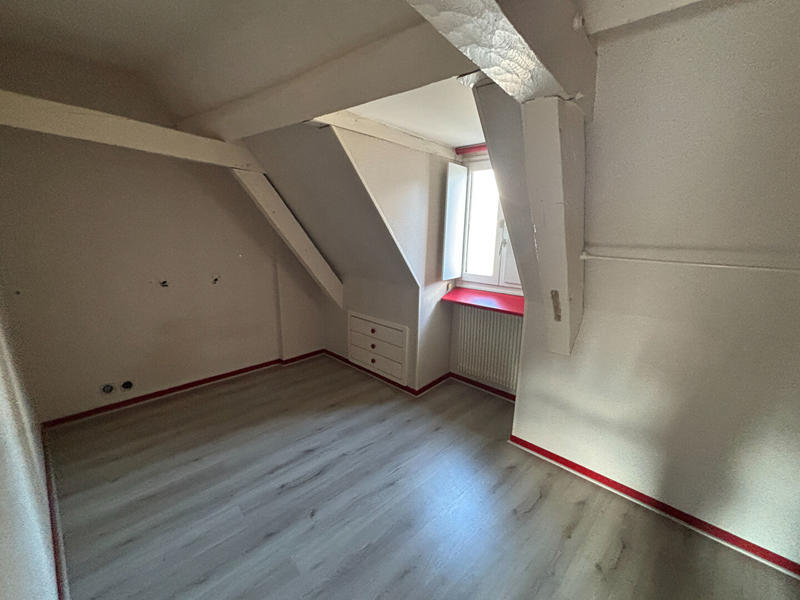 Maison - 255 m² - 9 pièces