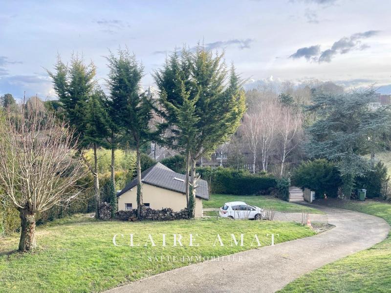 Maison - 230 m² - 7 pièces