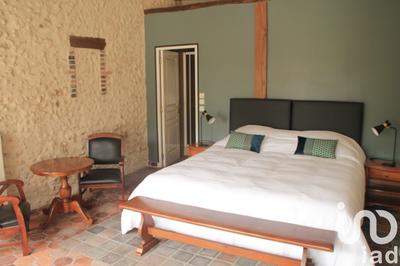 Maison - 340 m² - 9 pièces