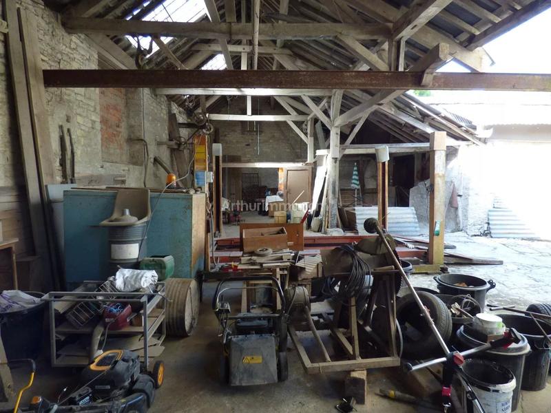 Maison - 310 m² - 11 pièces