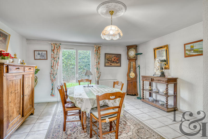 Maison - 162 m² - 8 pièces