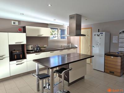 Appartement - 110 m² - 4 pièces