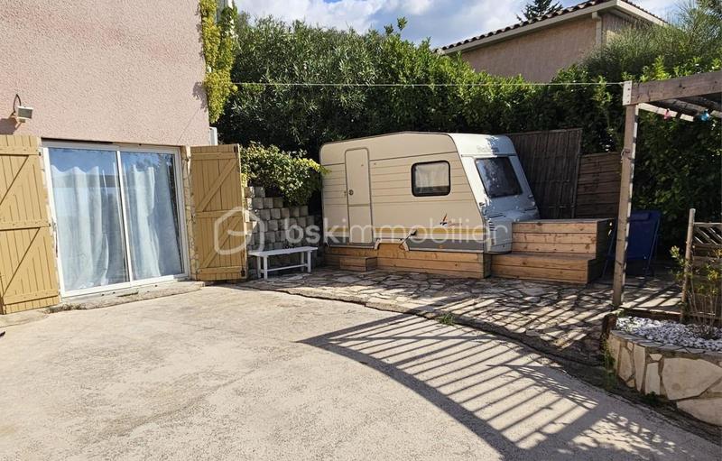 Demeure - 242 m² - 11 pièces