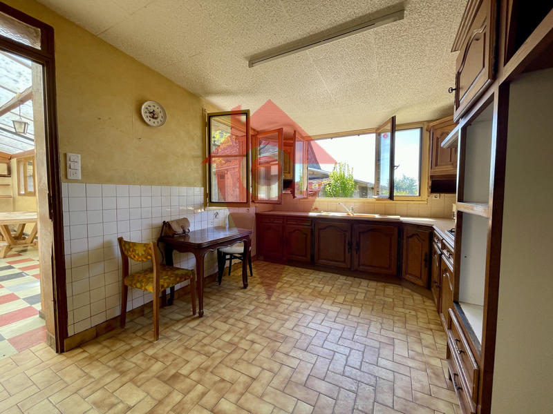 Maison - 180 m² - 13 pièces