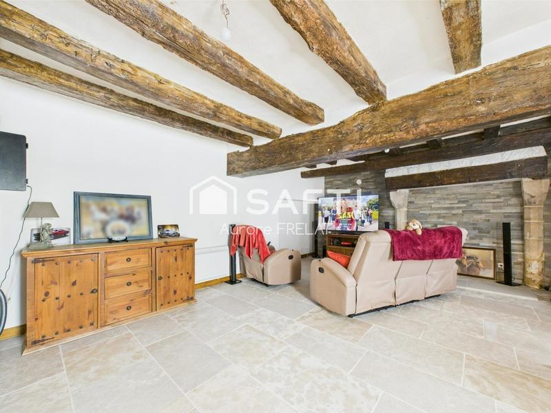 Maison - 240 m² - 7 pièces