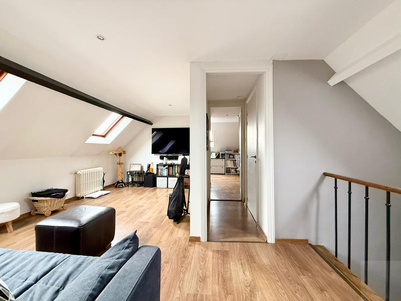 Maison - 227 m² - 7 pièces