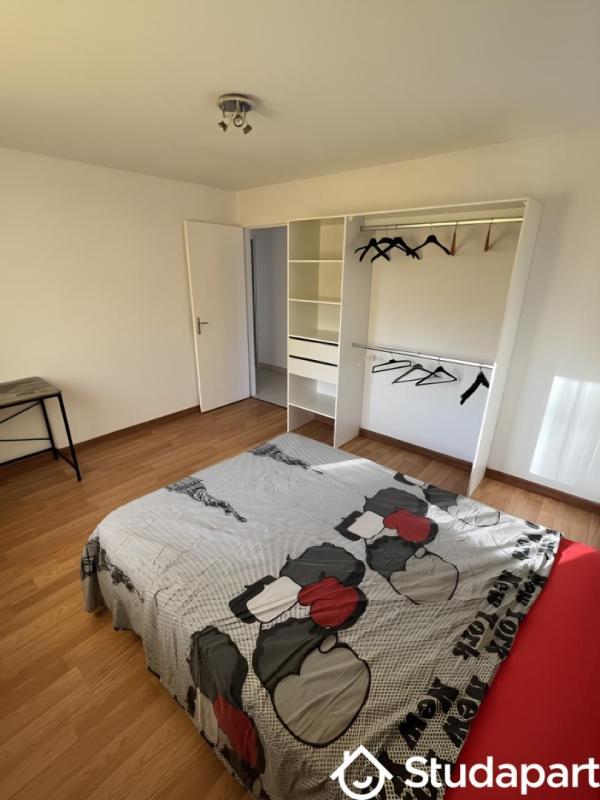 Chambre - 12 m² - 1 pièce