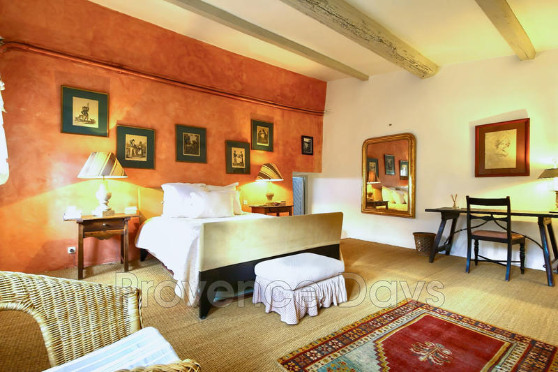 Maison de village - 400 m² - 11 pièces