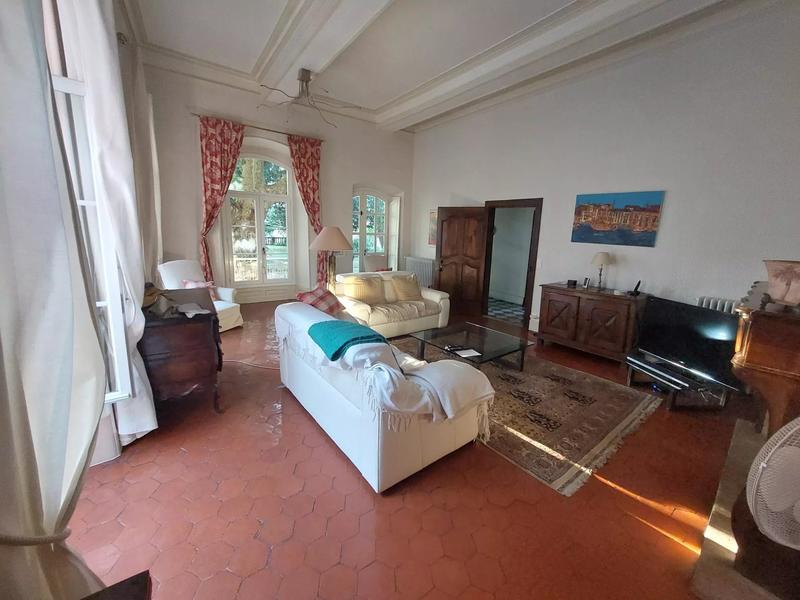 Maison traditionnelle - 341 m² - 12 pièces