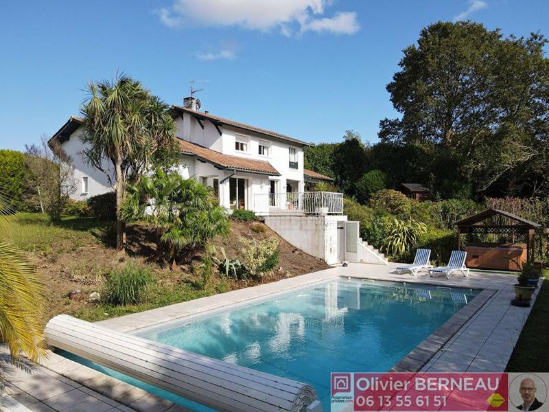 Villa - 163 m² - 6 pièces