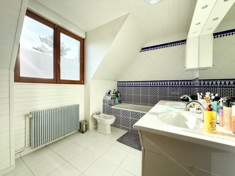 Maison - 145 m² - 6 pièces