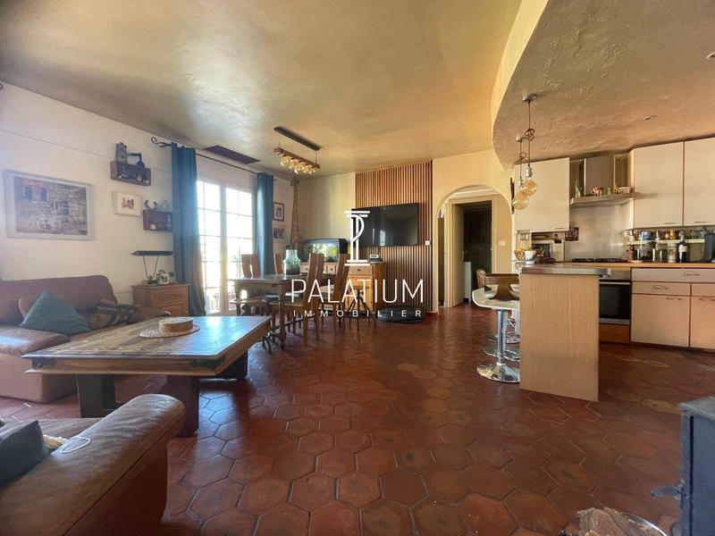 Appartement - 81 m² - 5 pièces