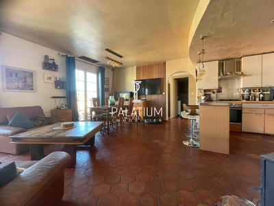 Appartement - 81 m² - 5 pièces