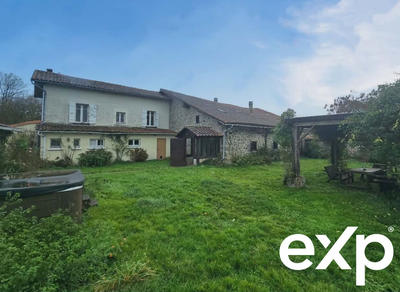 Maison - 287 m² - 12 pièces