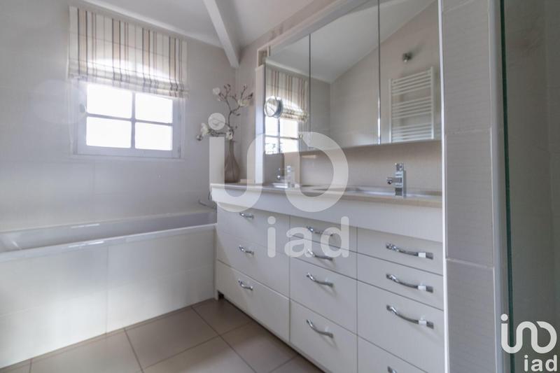 Maison - 284 m² - 6 pièces