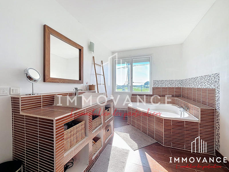 Villa - 190 m² - 6 pièces