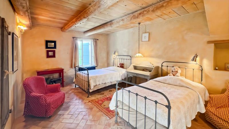 Maison - 500 m² - 8 pièces