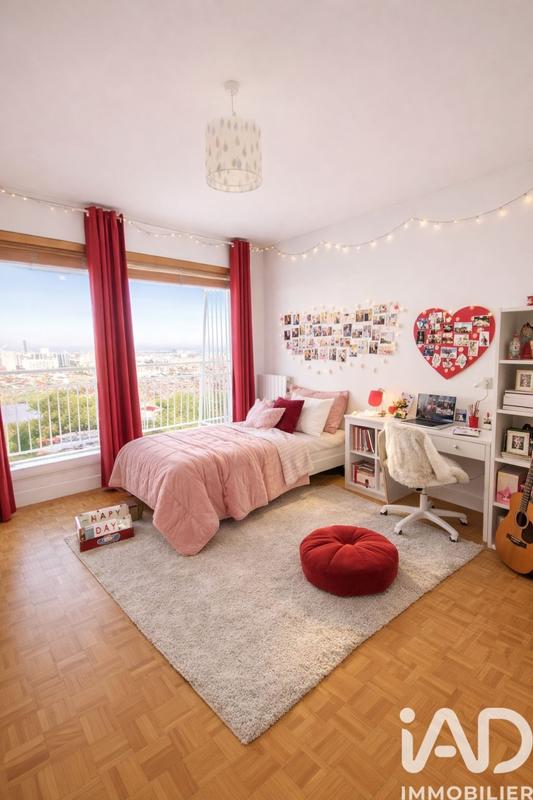 Appartement - 99 m² - 4 pièces