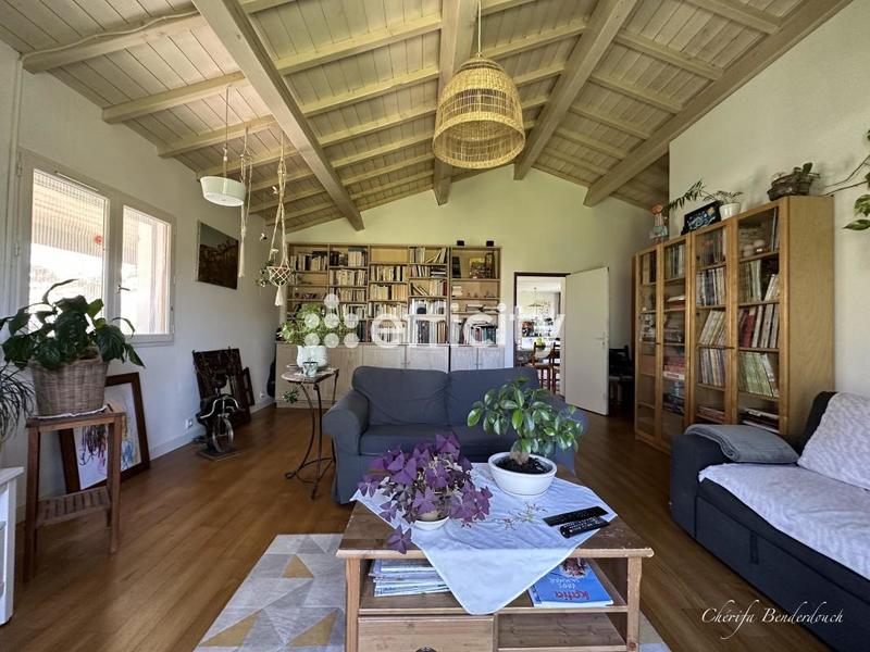 Maison - 142 m² - 8 pièces