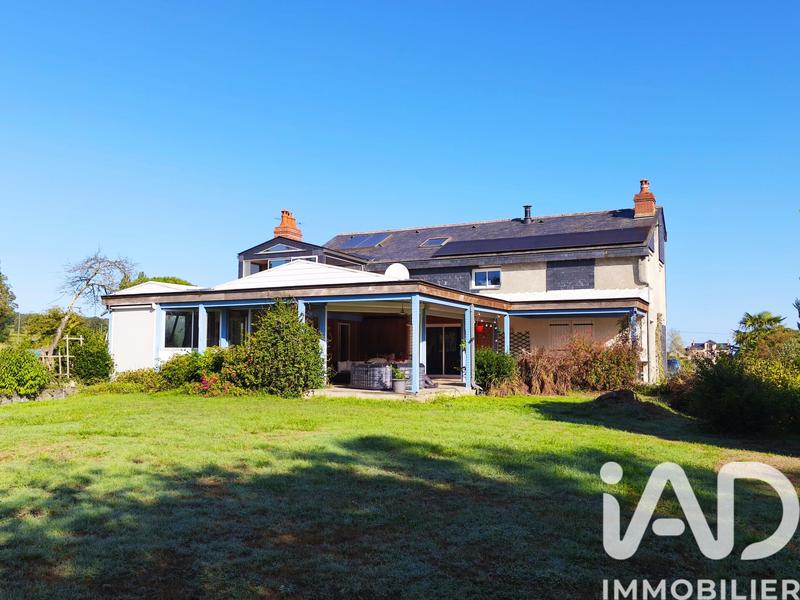 Maison - 237 m² - 8 pièces