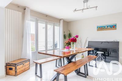 Maison - 162 m² - 10 pièces