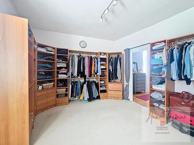 Maison - 245 m² - 7 pièces