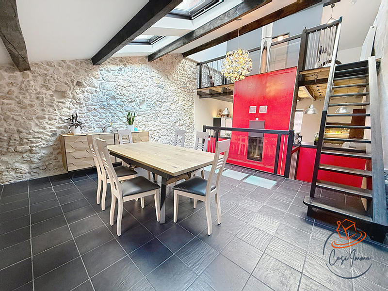 Maison - 367 m² - 9 pièces