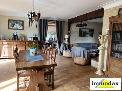 Maison traditionnelle - 250 m² - 6 pièces