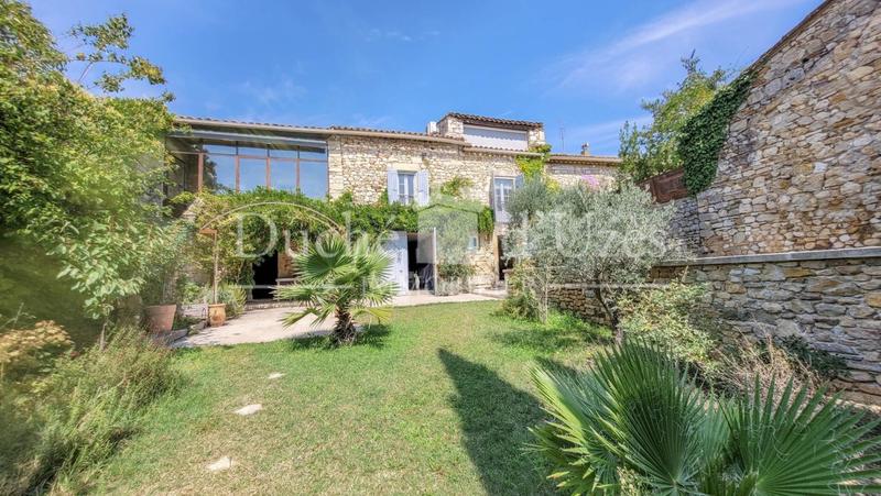 Maison - 195 m² - 9 pièces