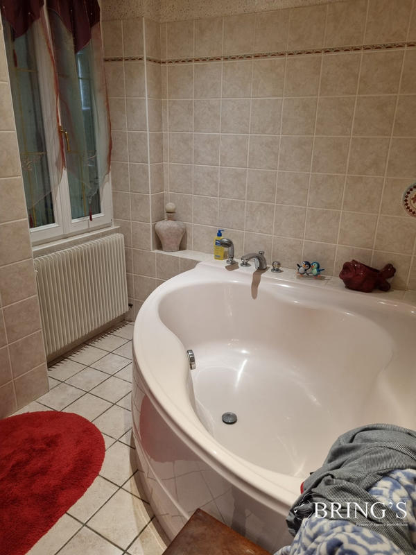 Maison - 204 m² - 8 pièces