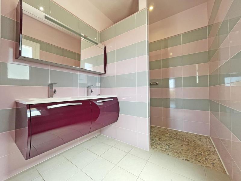 Maison - 190 m² - 5 pièces