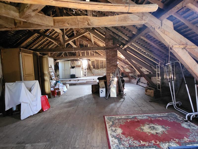 Propriété - 250 m² - 8 pièces