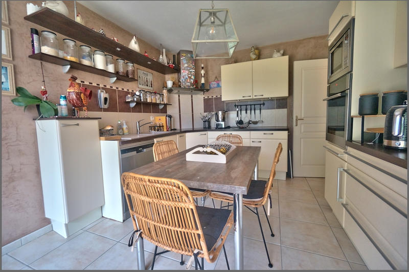 Maison - 174 m² - 6 pièces